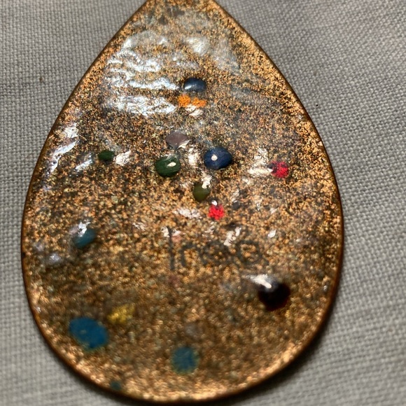 NECKLACE, reversible gt signed, enamel on metal 2 1/2” teardrop $25 - Picture 9 of 10